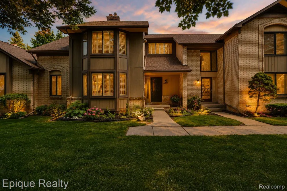 20485 Villa Grande Circle Clinton Charter Township, MI 48038