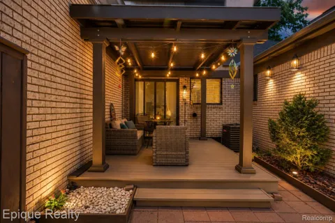 20485 Villa Grande Circle