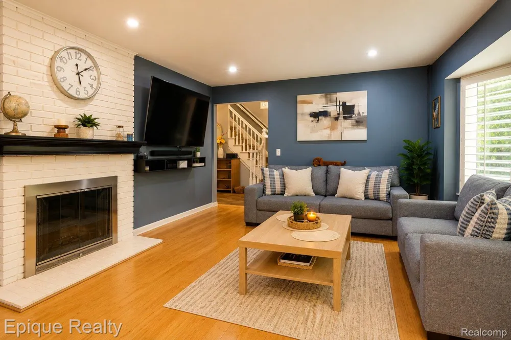 20485 Villa Grande Circle Clinton Charter Township, MI 48038