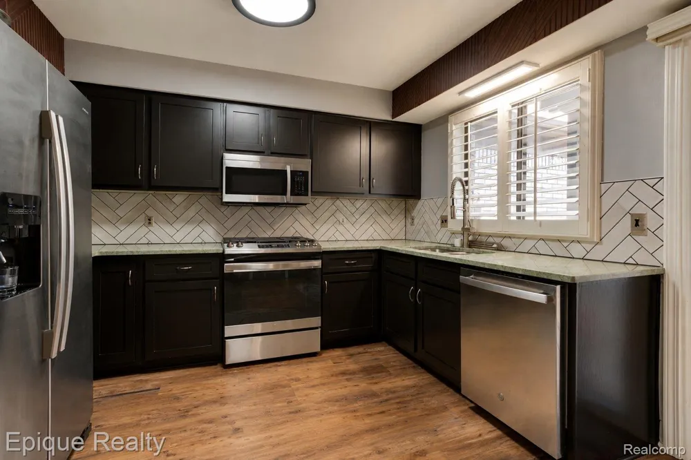 20485 Villa Grande Circle Clinton Charter Township, MI 48038