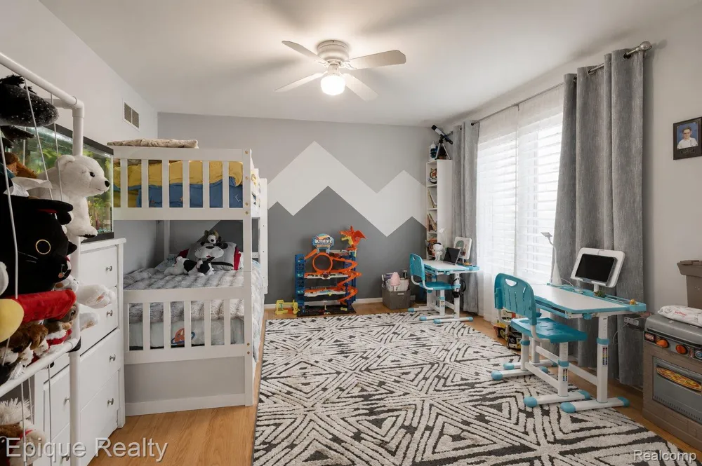 20485 Villa Grande Circle Clinton Charter Township, MI 48038