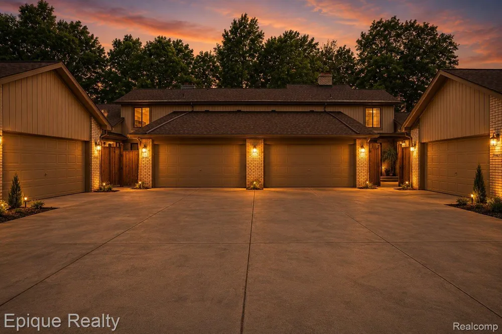20485 Villa Grande Circle Clinton Charter Township, MI 48038