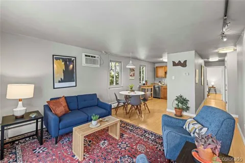 271 Grant Street #303