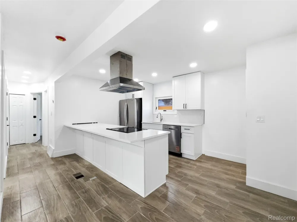 2090 Moran Avenue Lincoln Park City, MI 48146