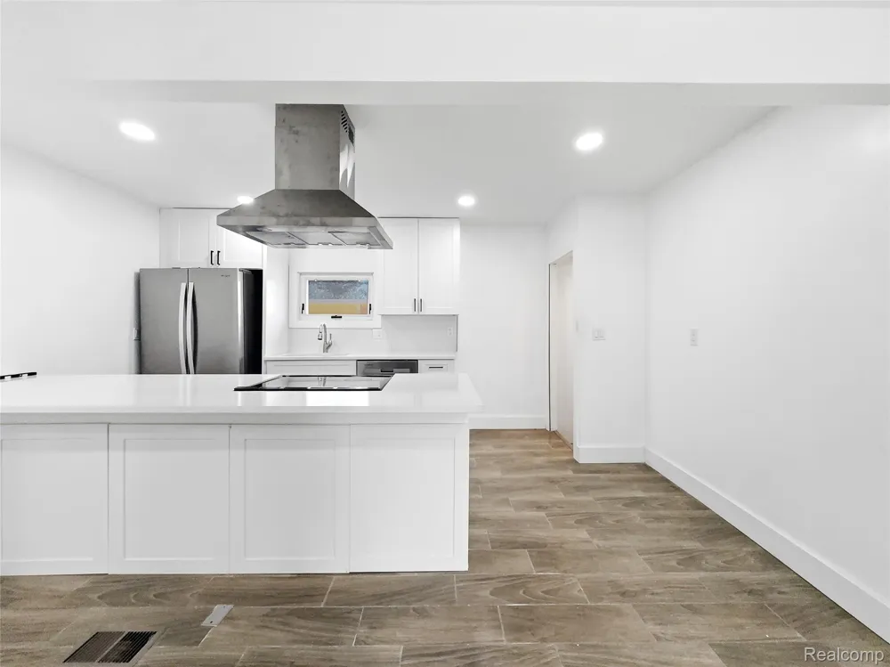 2090 Moran Avenue Lincoln Park City, MI 48146