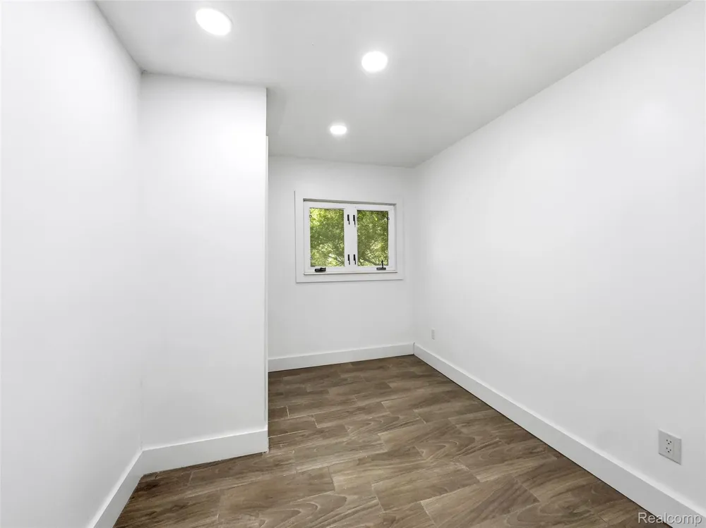 2090 Moran Avenue Lincoln Park City, MI 48146