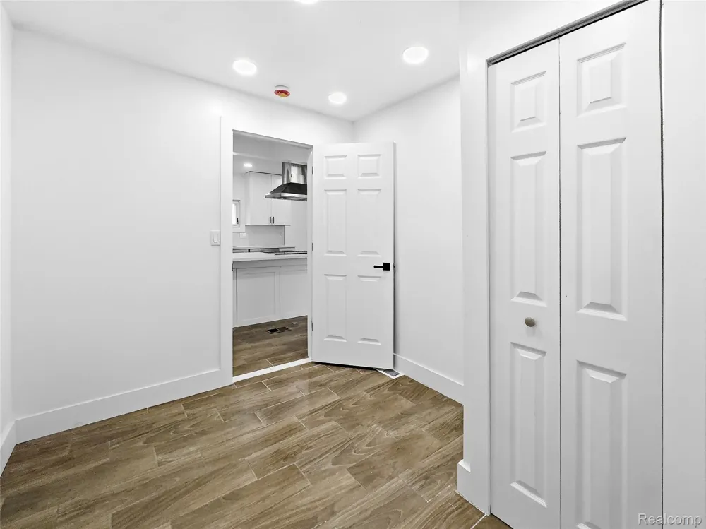 2090 Moran Avenue Lincoln Park City, MI 48146