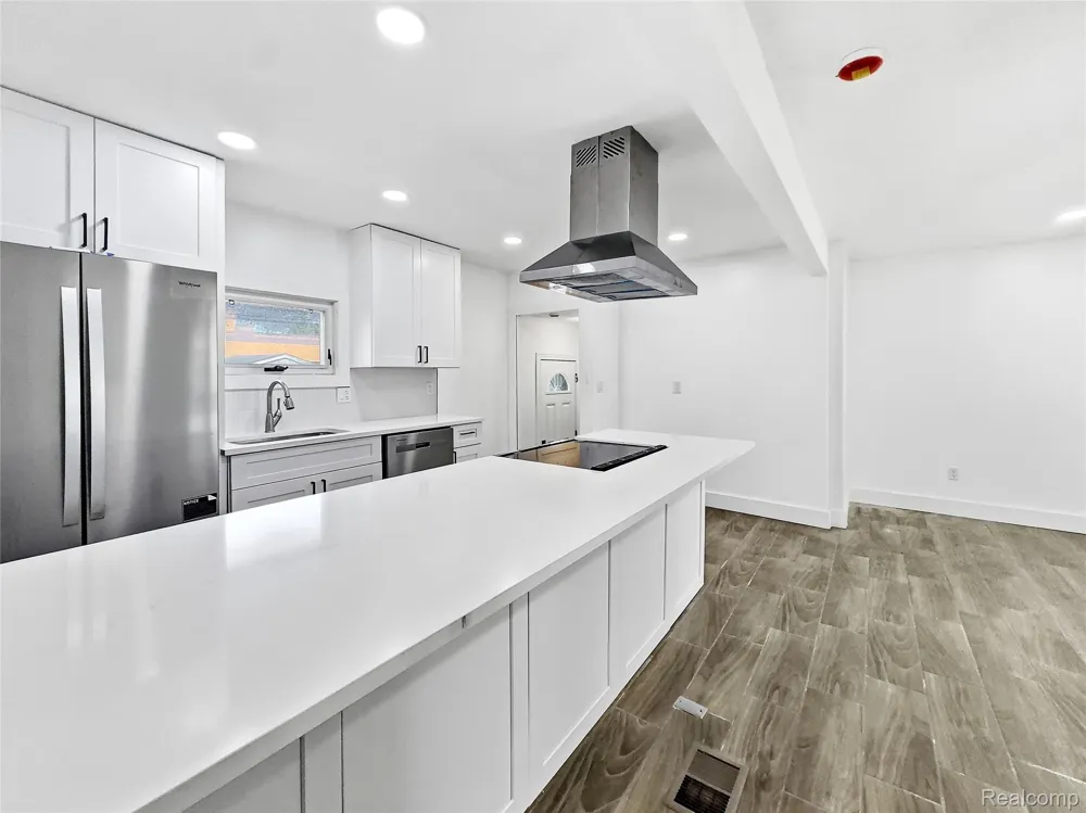 2090 Moran Avenue Lincoln Park City, MI 48146