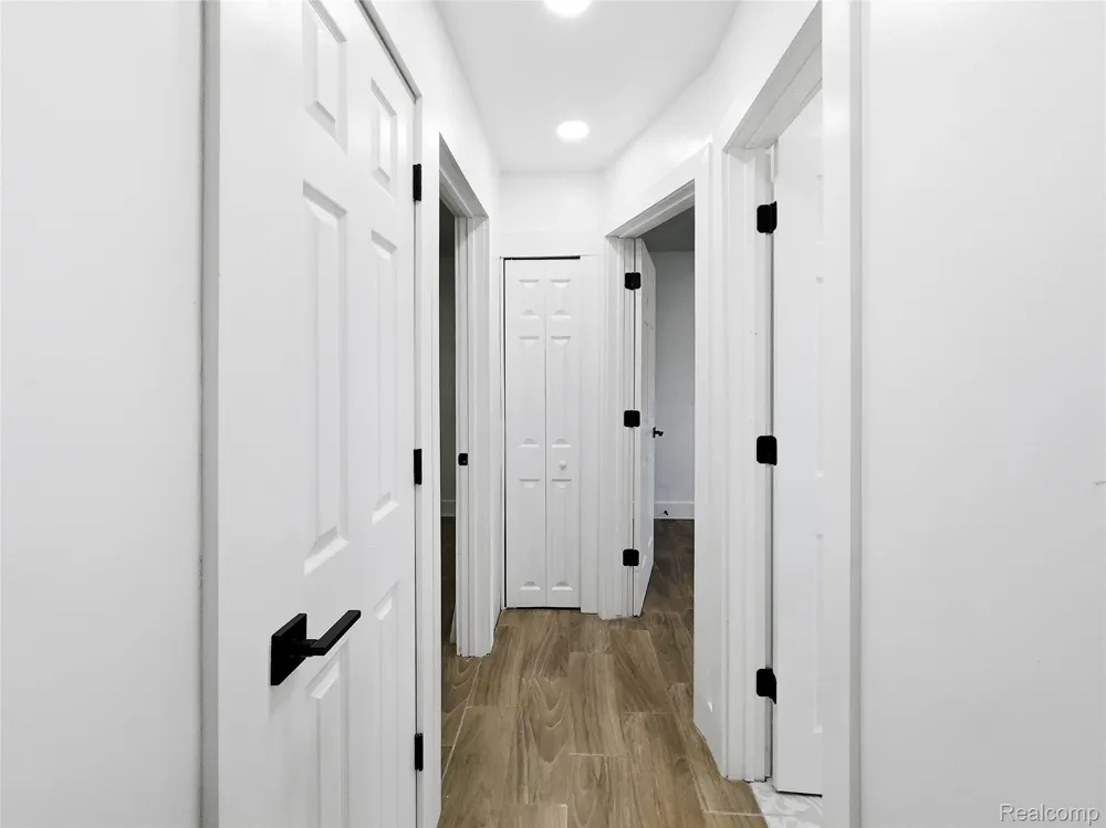 2090 Moran Avenue Lincoln Park City, MI 48146