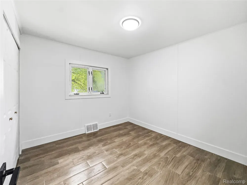 2090 Moran Avenue Lincoln Park City, MI 48146