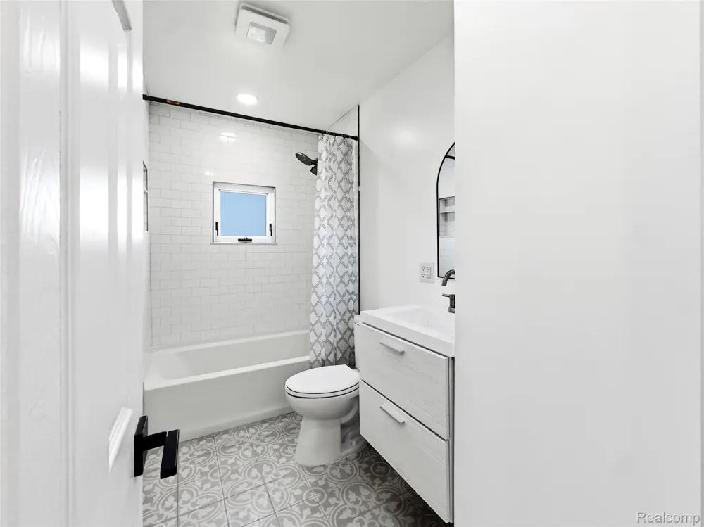 2090 Moran Avenue Lincoln Park City, MI 48146