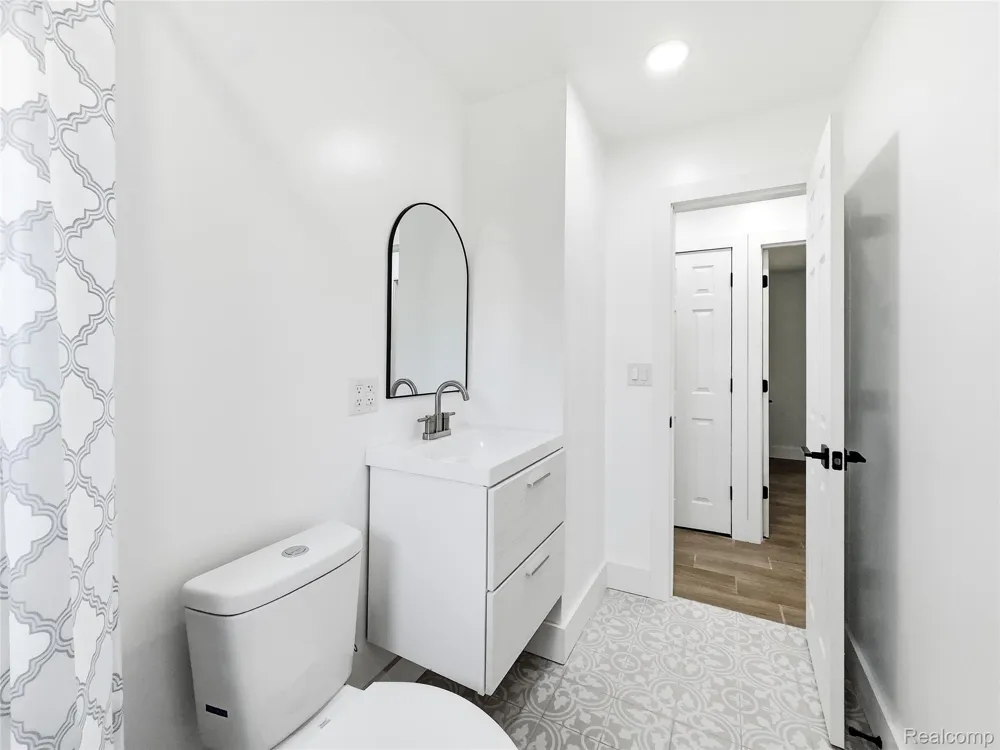 2090 Moran Avenue Lincoln Park City, MI 48146
