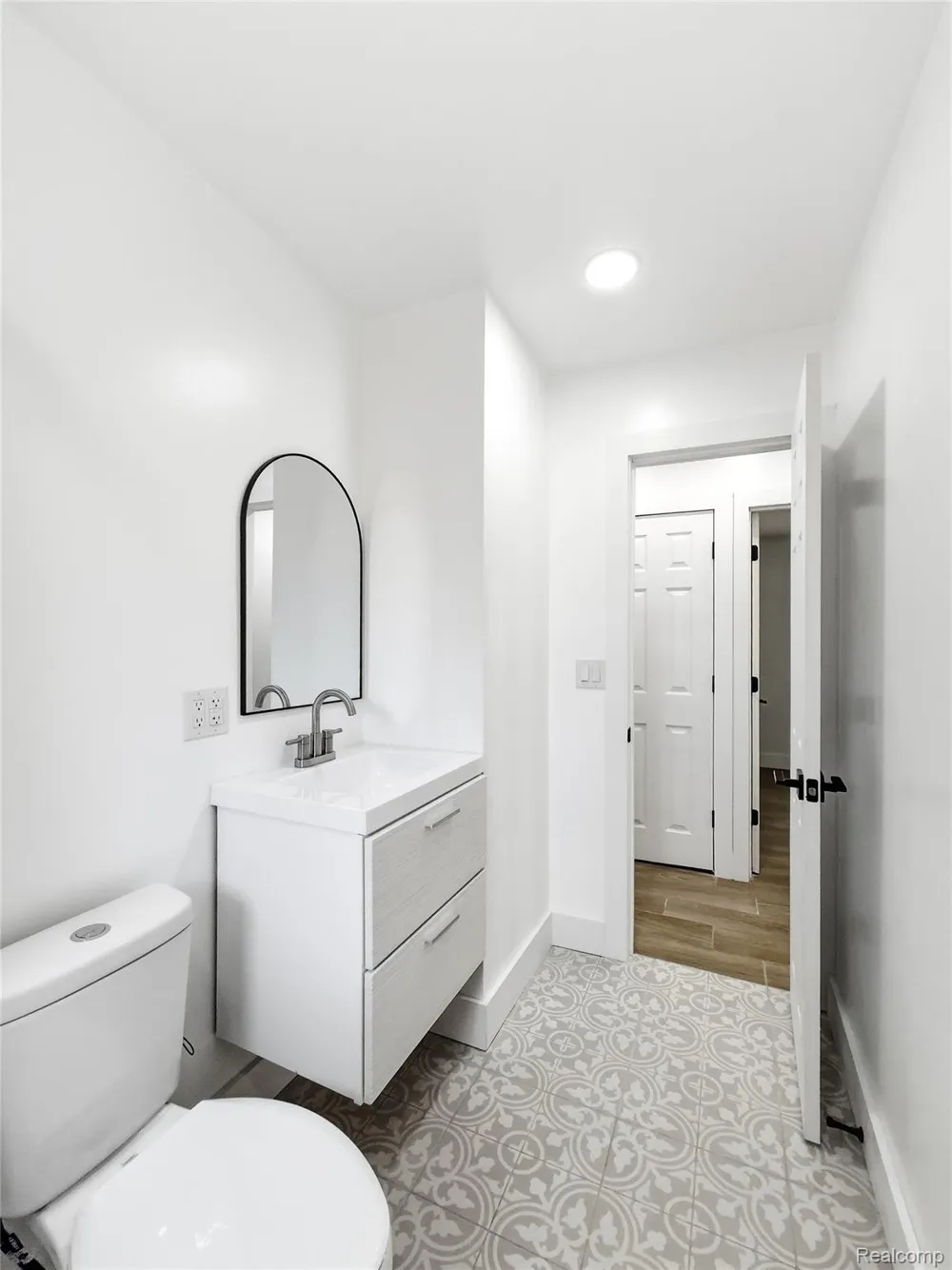 2090 Moran Avenue Lincoln Park City, MI 48146