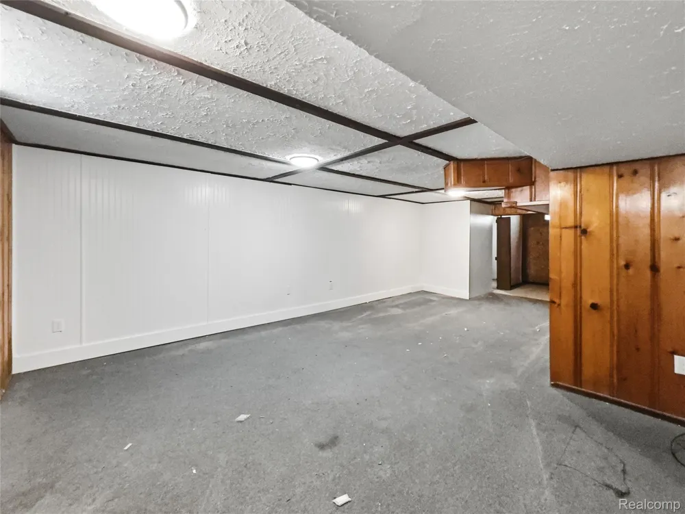 2090 Moran Avenue Lincoln Park City, MI 48146