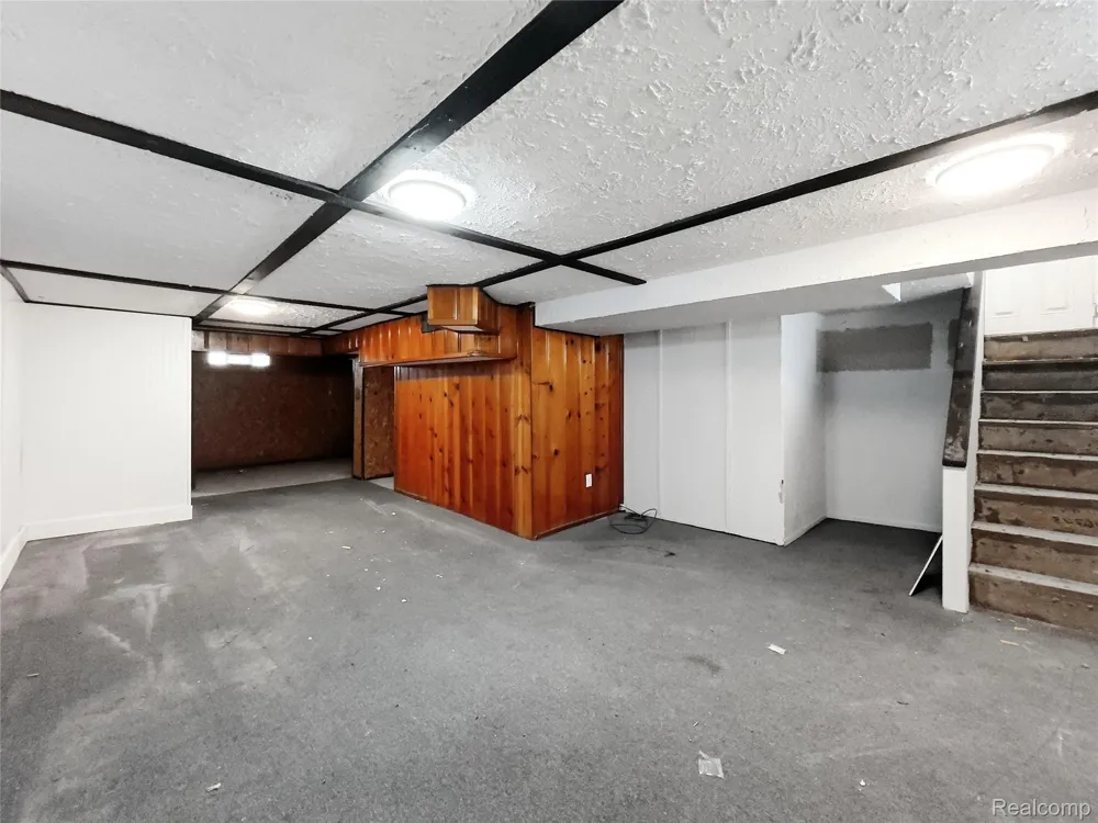 2090 Moran Avenue Lincoln Park City, MI 48146