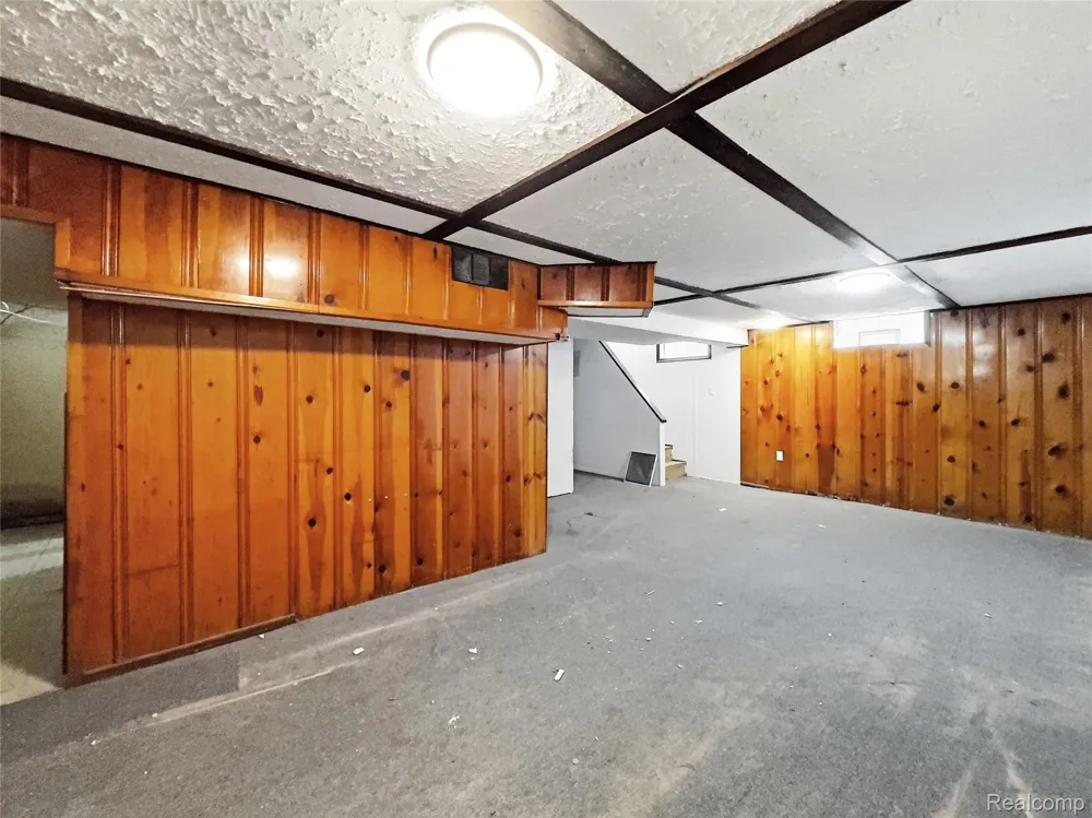 2090 Moran Avenue Lincoln Park City, MI 48146