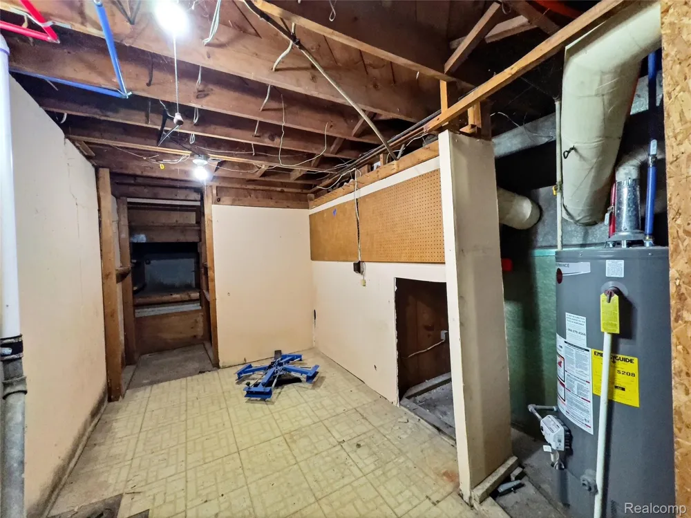 2090 Moran Avenue Lincoln Park City, MI 48146