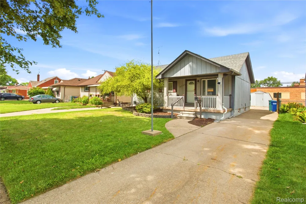 2090 Moran Avenue Lincoln Park City, MI 48146