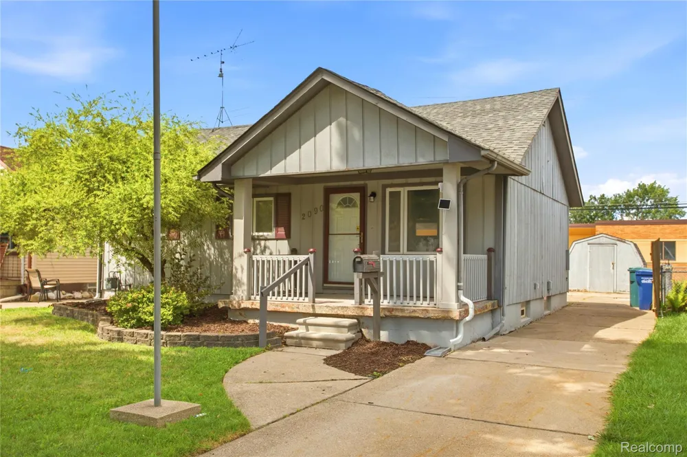 2090 Moran Avenue Lincoln Park City, MI 48146