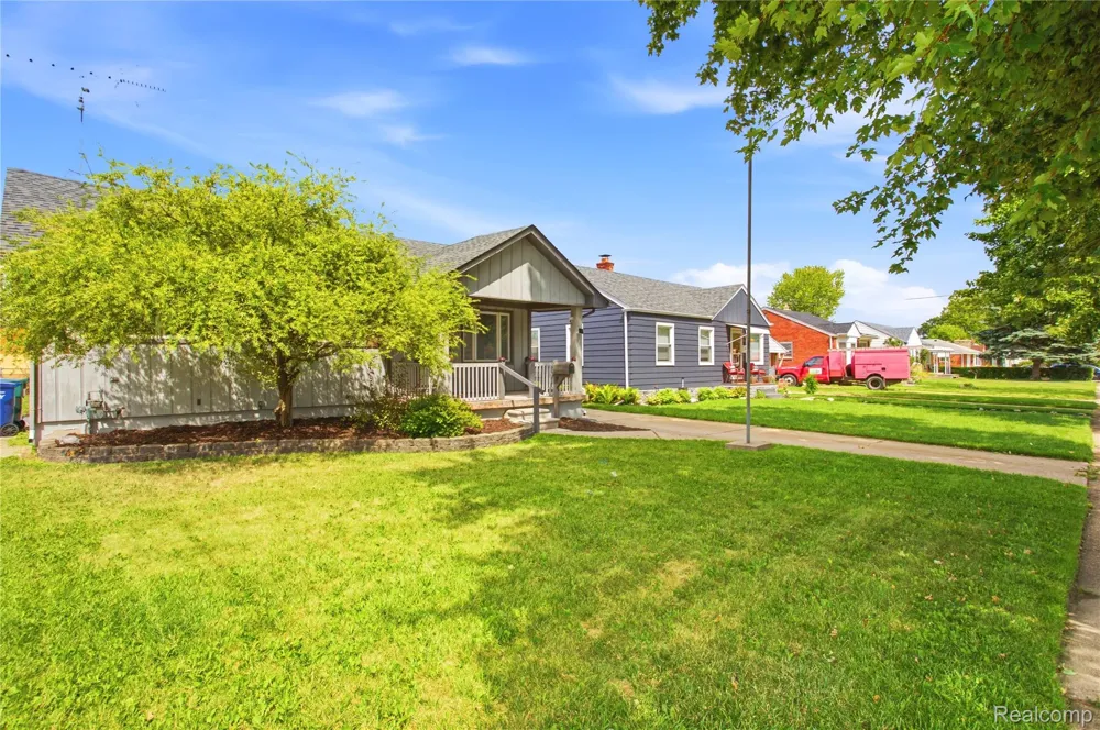 2090 Moran Avenue Lincoln Park City, MI 48146