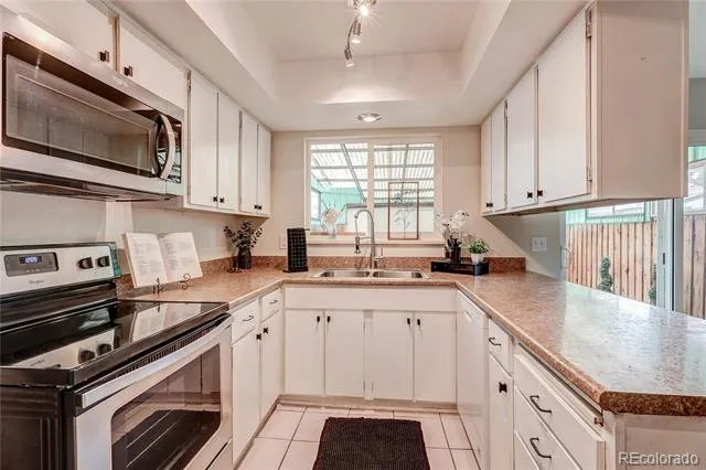 582 S Xenon Court Lakewood, CO 80228