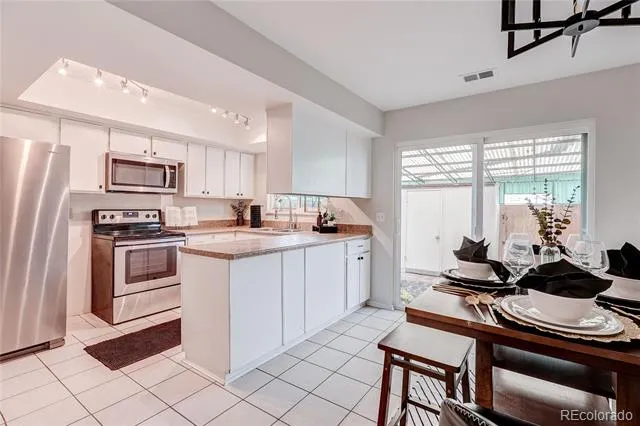 582 S Xenon Court Lakewood, CO 80228