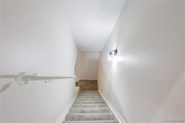 582 S Xenon Court Lakewood, CO 80228