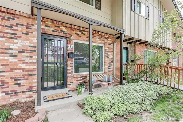582 S Xenon Court Lakewood, CO 80228
