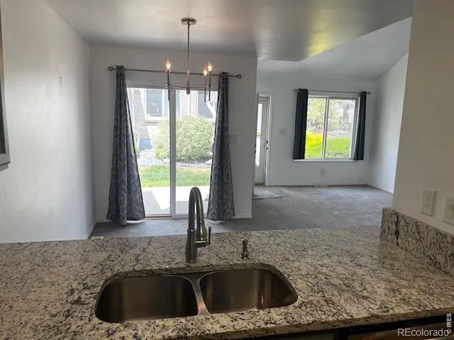 2142 Meadow Court Longmont, CO 80501