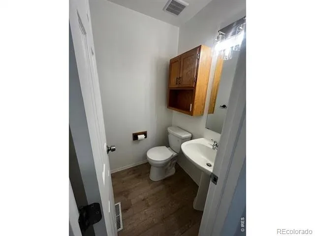 2142 Meadow Court Longmont, CO 80501