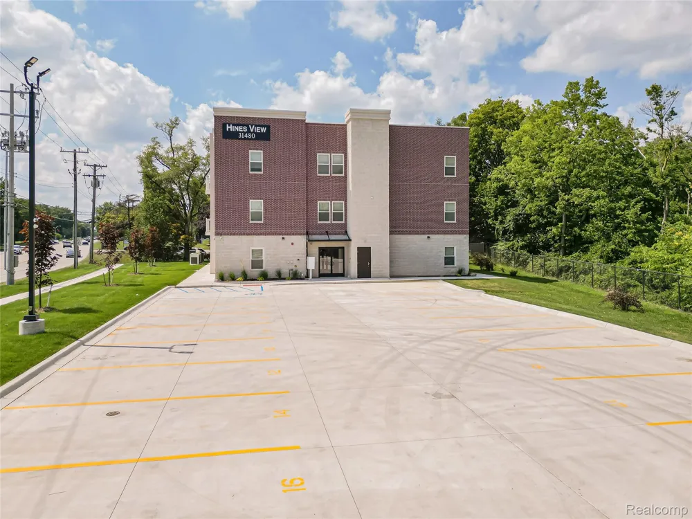 31480 Warren Road #303 Westland City, MI 48185