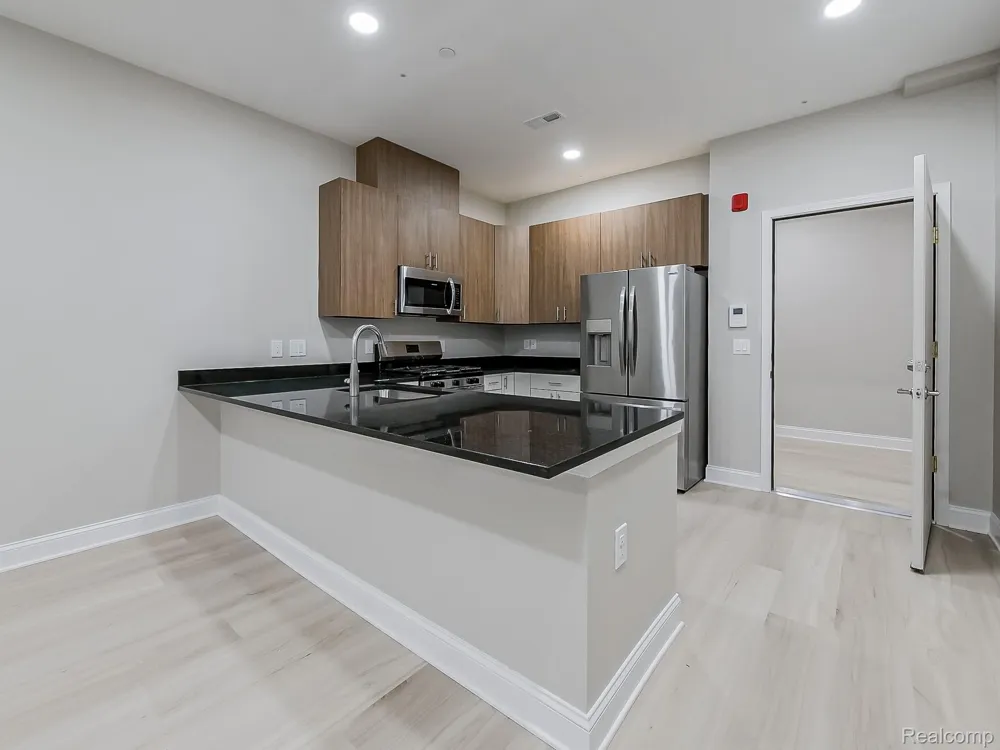 31480 Warren Road #303 Westland City, MI 48185