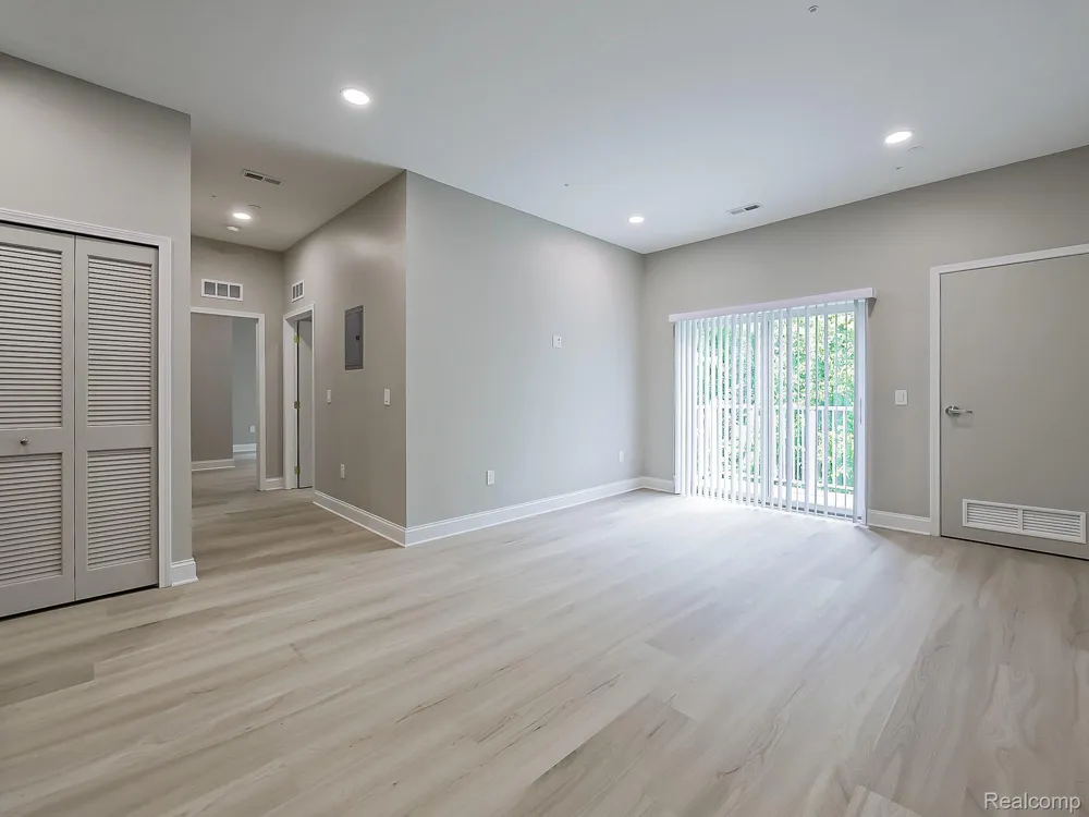 31480 Warren Road #303 Westland City, MI 48185