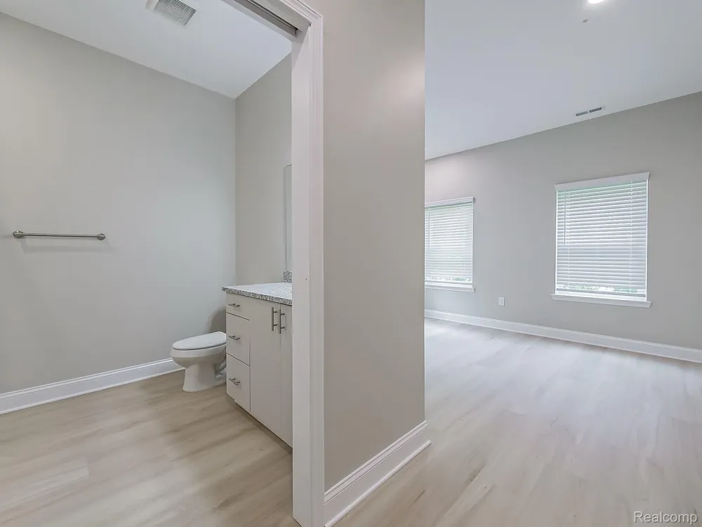 31480 Warren Road #303 Westland City, MI 48185