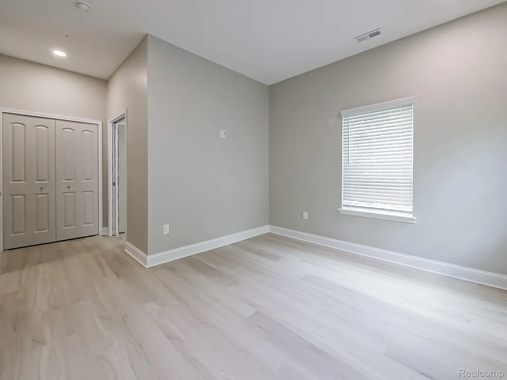 31480 Warren Road #303 Westland City, MI 48185