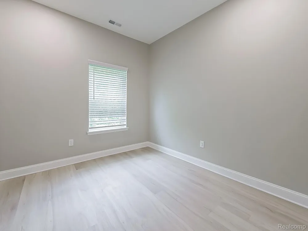 31480 Warren Road #303 Westland City, MI 48185