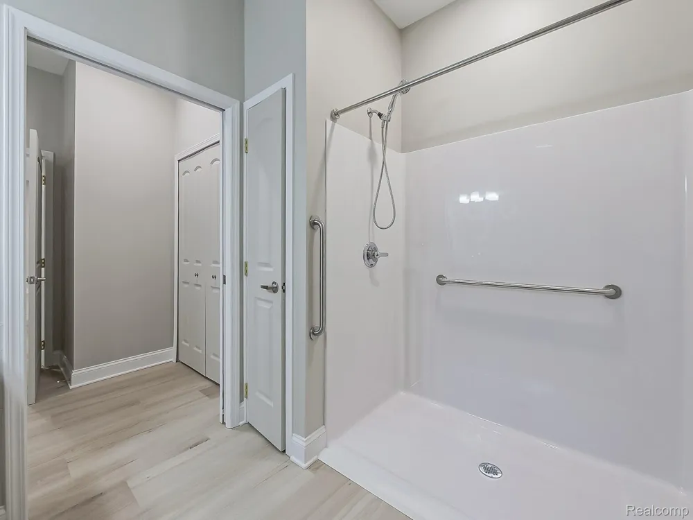 31480 Warren Road #303 Westland City, MI 48185