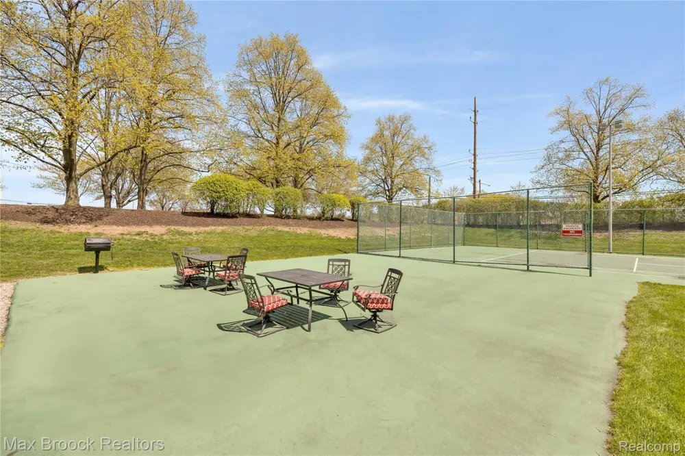 5000 Town Center #2605 Southfield City, MI 48075