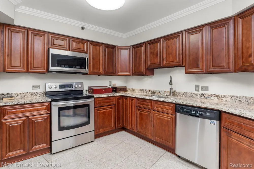 5000 Town Center #2605 Southfield City, MI 48075