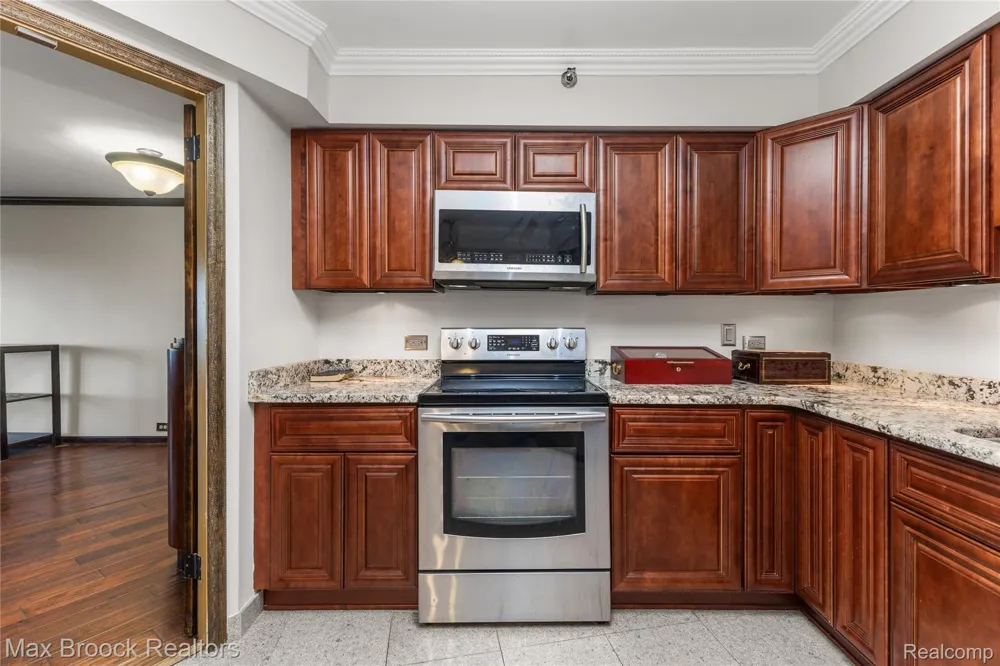 5000 Town Center #2605 Southfield City, MI 48075