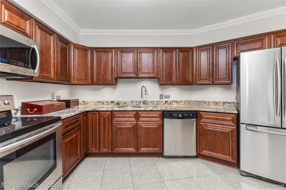 5000 Town Center #2605 Southfield City, MI 48075