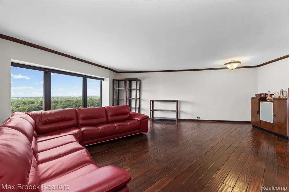 5000 Town Center #2605 Southfield City, MI 48075