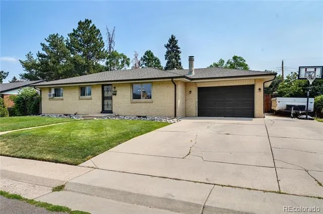 6616 S Lincoln Street Centennial, CO 80121