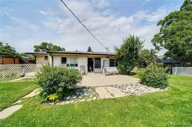 6616 S Lincoln Street Centennial, CO 80121
