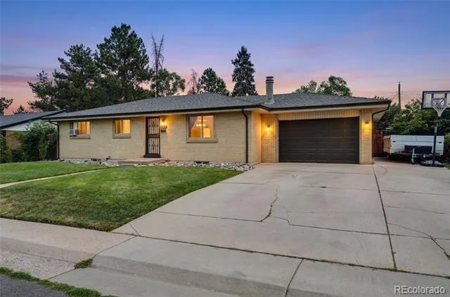 6616 S Lincoln Street Centennial, CO 80121