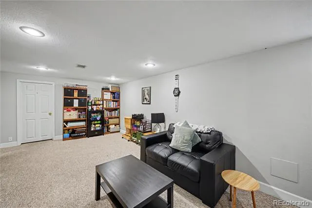 6616 S Lincoln Street Centennial, CO 80121