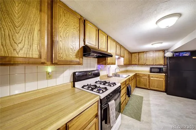 6616 S Lincoln Street Centennial, CO 80121