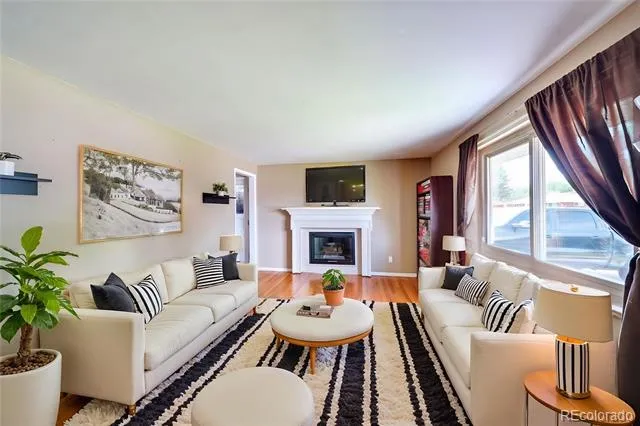 6616 S Lincoln Street Centennial, CO 80121