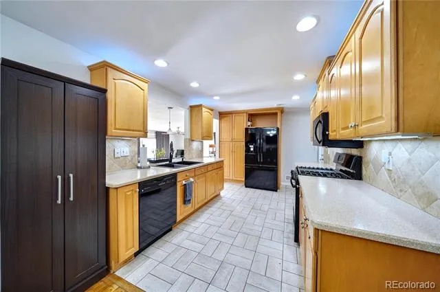 6616 S Lincoln Street Centennial, CO 80121