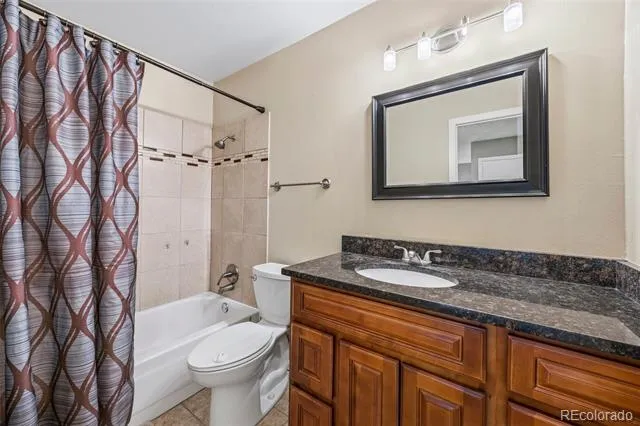 2496 S Vaughn Way #D Aurora, CO 80014